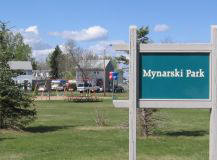 Mynarski Park playground in Springbrook